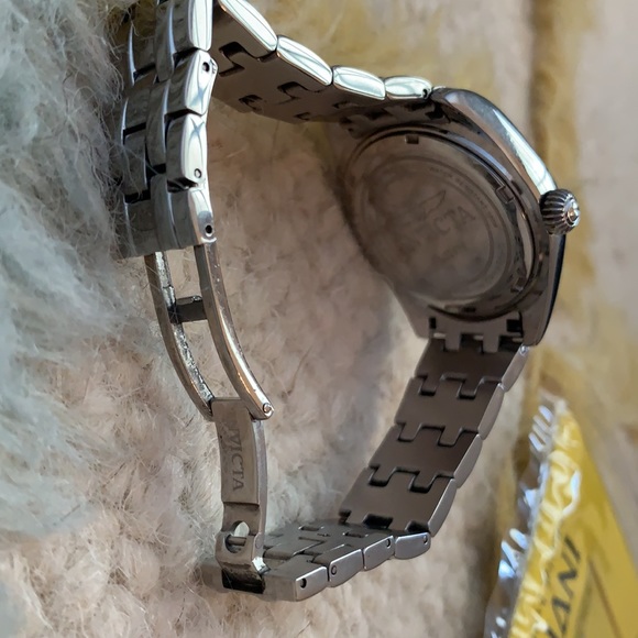 Invicta No22876 WR 100M. Flame-fusion crystal - Picture 15 of 17